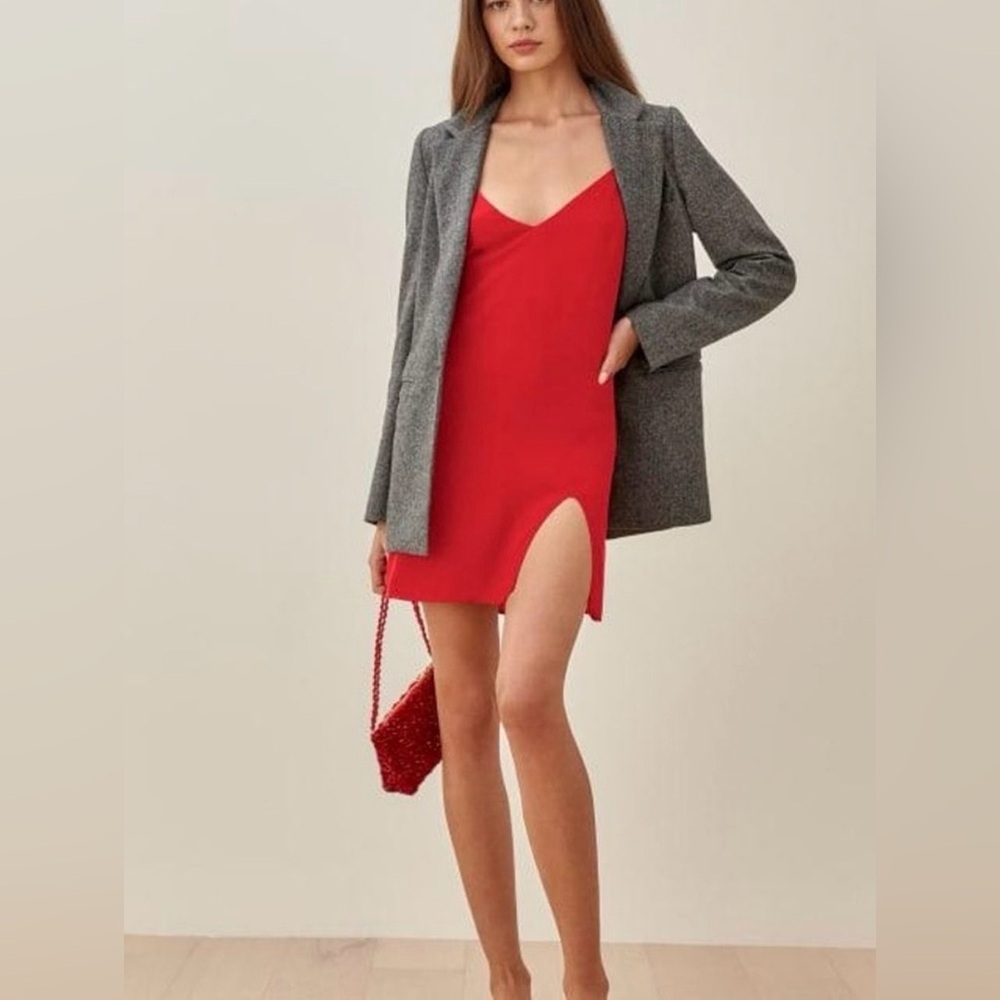 Sold **** Reformation Marlowe dress in cherry red NWT Medium - Picture 3 of 5